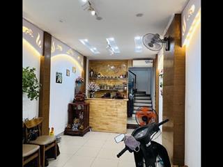 Nhà cuối đường bà triệu, dân xây, ô tô tránh, ngủ trong nhà. diện tích 42m2, nhà 5 tầng. sổ đẹp