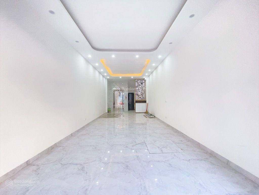 Trung tâm hà đông 7 tầng thang máy thông sàn full nội thất. giá 1x tỷ