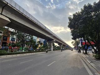 Đầu phố quang trung hà đông.
diện tích 100m * mt 5m* 6 tầng thang máy.
vị trí kinh doanh.