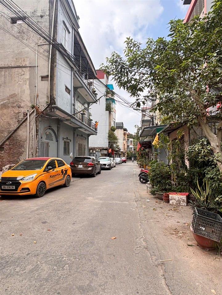 Phân lô khu dân trí cao hà đông
diện tích 50m2 nhà dân xây.
ô tô vào nhà khu dân trí cao