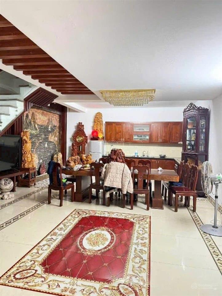 Cuối đường bà triệu hà đông.
đường 3 ô tô tránh nhà như khách sạn.
diện tích 72m* mt 6m* 5 tầng.