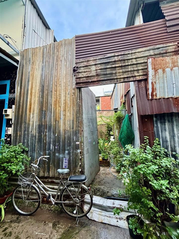 Chính chủ cần bán gấp lô đất nhỏ, giá tốt  phù hợp xây nhà riêng ở vĩnh lộc a