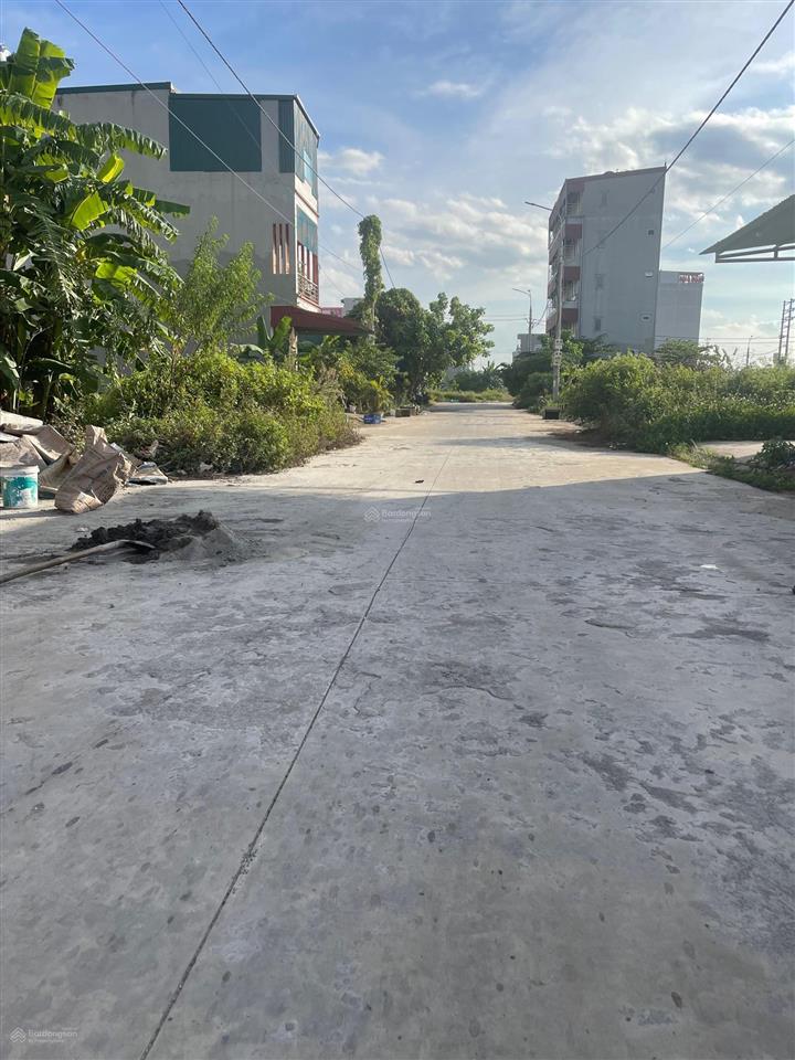 Chỉ hơn 3 tỷ sở hữu lô đất sổ đỏ vị trí đẹp, ninh khánh việt yên, xây nhà 7 tầng, đông công nhân