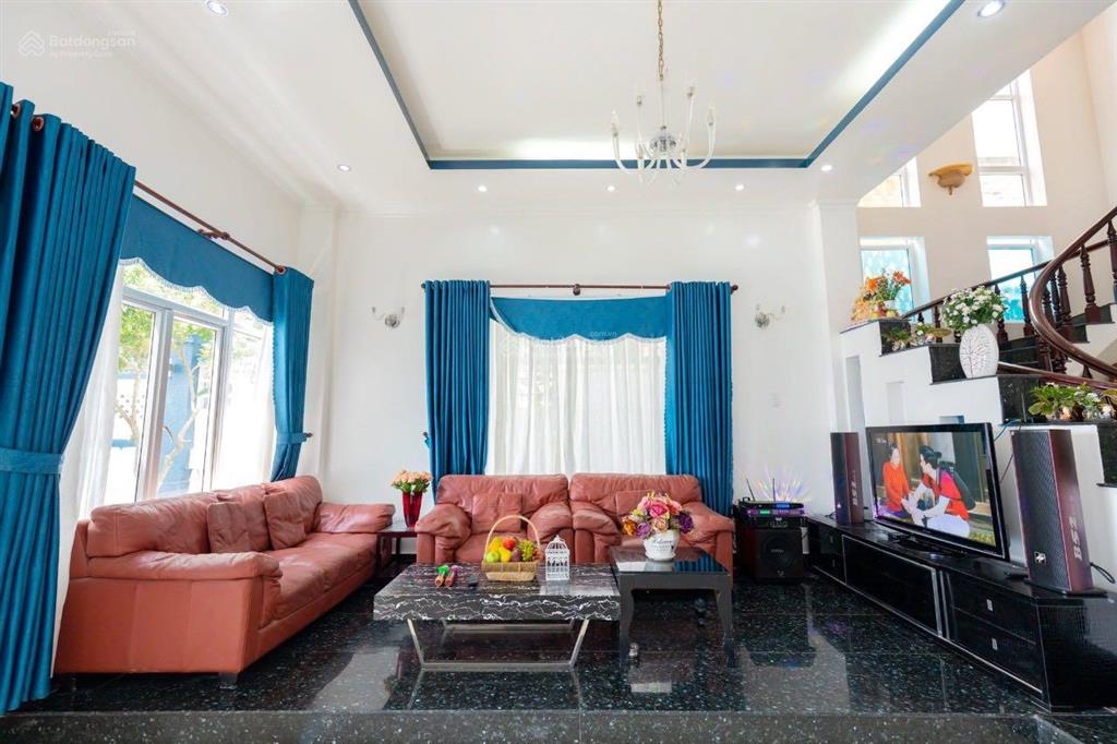 Bán biệt thự sát biển trần phú tp. vt 505m2 hồ bơi sân vườn rộng. đi bộ ra biển. giá tốt 33 tỷ tl