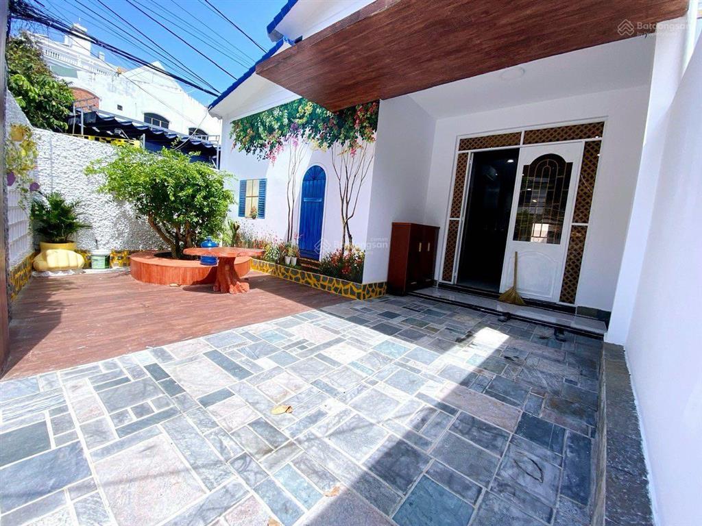 Bán nhà góc 2 mặt tiền đường phan chu trinh p2 vt 162m2(8x20)m nh vị trí cực đẹp. ra biển gần