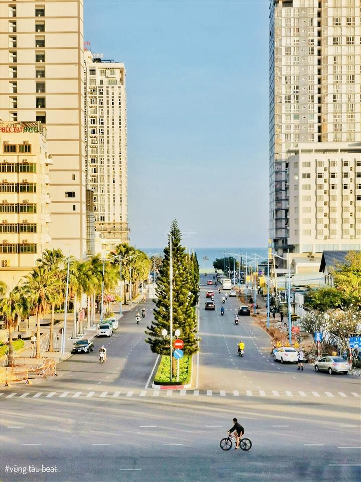 Bán khách sạn sát biển bãi tắm thuỳ vân tp. vt với 31phòng hiện kd ổn định dòng tiền tốt giá 60 tỷ