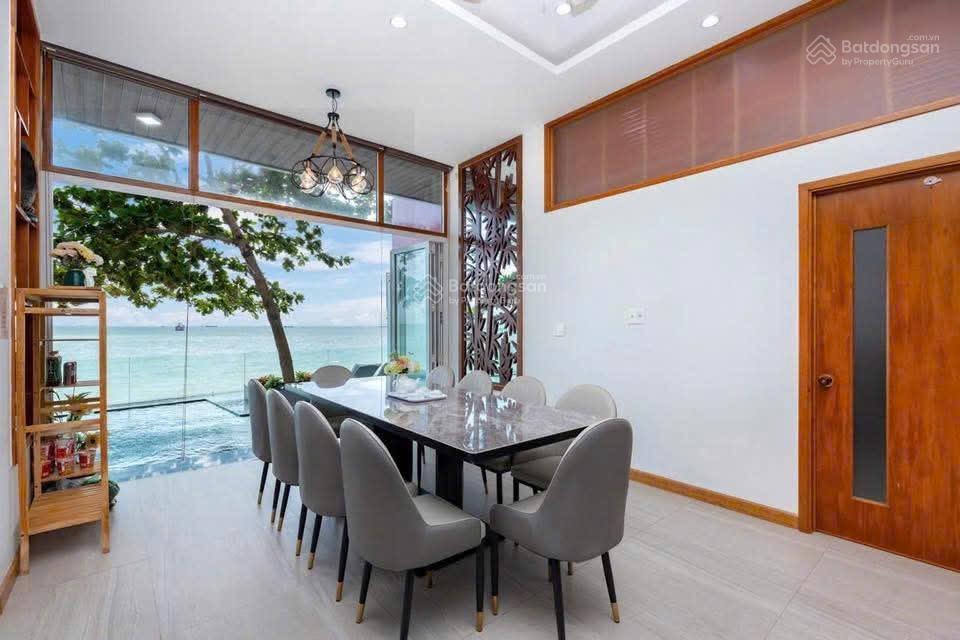 Bán biệt thự biển trần phú tp. vt vị trí cực đẹp bước chân là tới biển. giá bán nhanh cực tốt