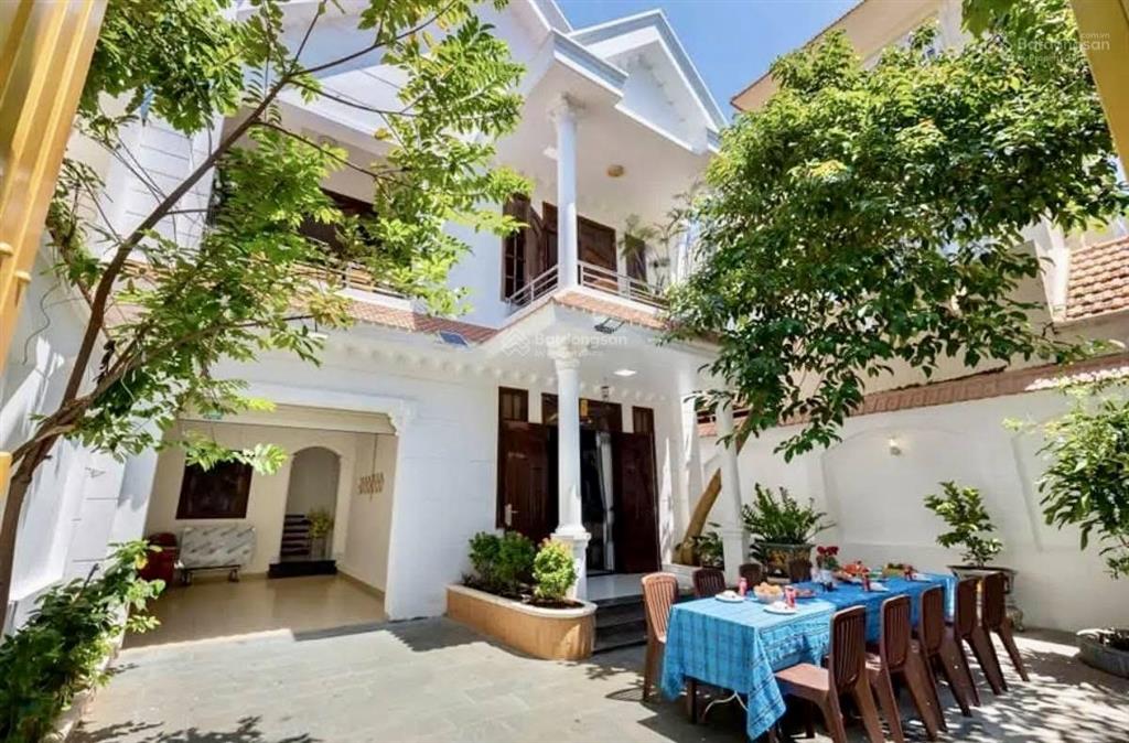 Bán biệt thự gần biển bãi sau tp. vt 327m xây 2lầu 6pn hồ bơi rộng, ra biển gần. giá 28 tỷ tl