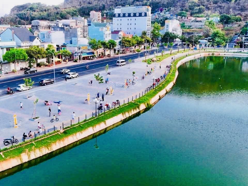 Bán nhà sát bờ hồ võ thị sáu p. 2 tp. vt lô góc cực đẹp giá 24 tỷ tl