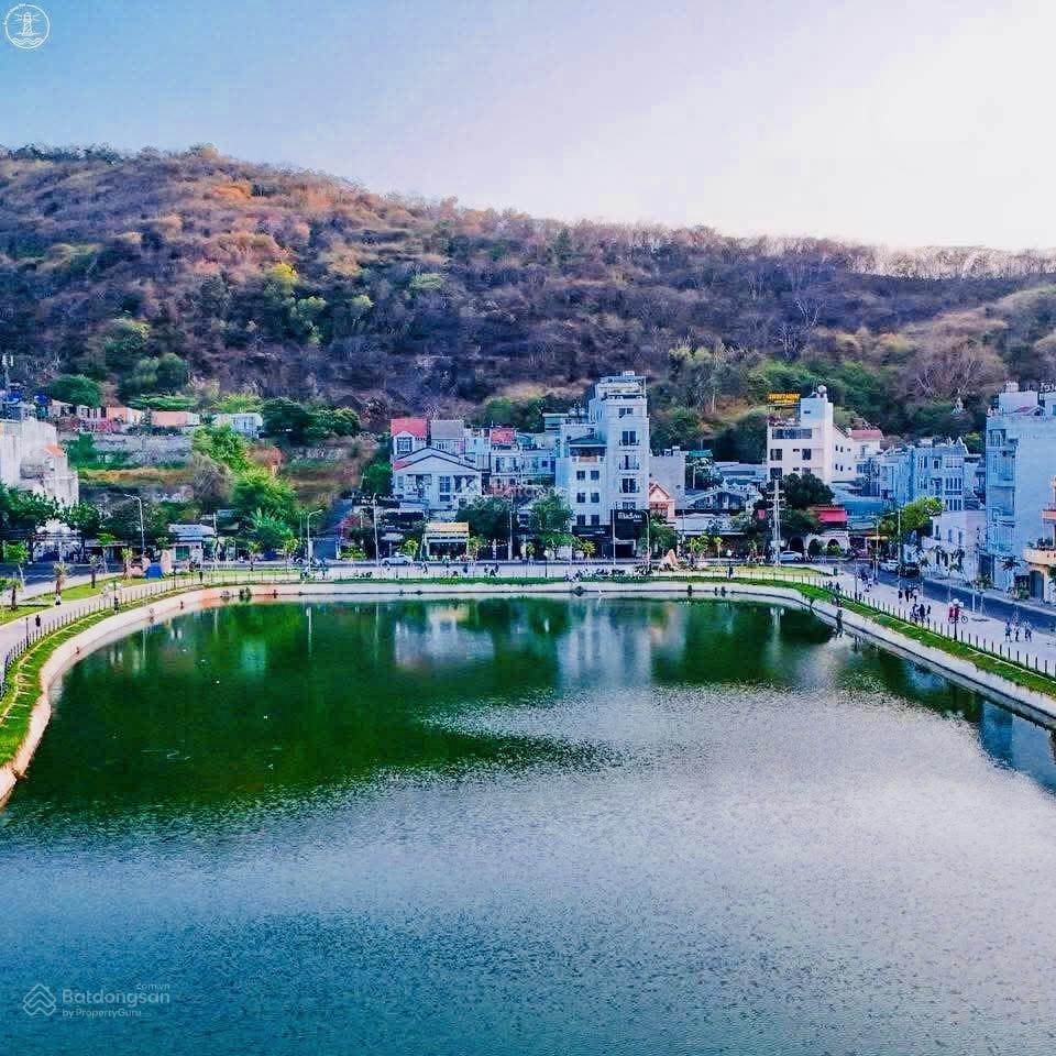 Bán nhà sát bờ hồ võ thị sáu p. 2 tp. vt lô góc cực đẹp giá 24 tỷ tl