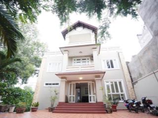 Bán biệt thự 749m xây 3lầu hồ bơi sân vườn rộng đi bộ ra biển thuỳ vân gần giá chỉ 37,5 tỷ