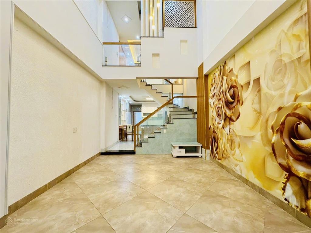 Bán nhà đẹp 1t3l hẻm ô tô vào gần trung tâm tp. vũng tàu, giá 7,7 tỷ bớt lộc. bìa hoàn công đầy đủ