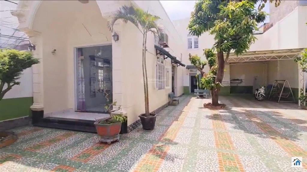 Bán biệt thự sân vườn trung tâm tp. vũng tàu 292m2 ngang 12m giá 19,9 tỷ còn tl