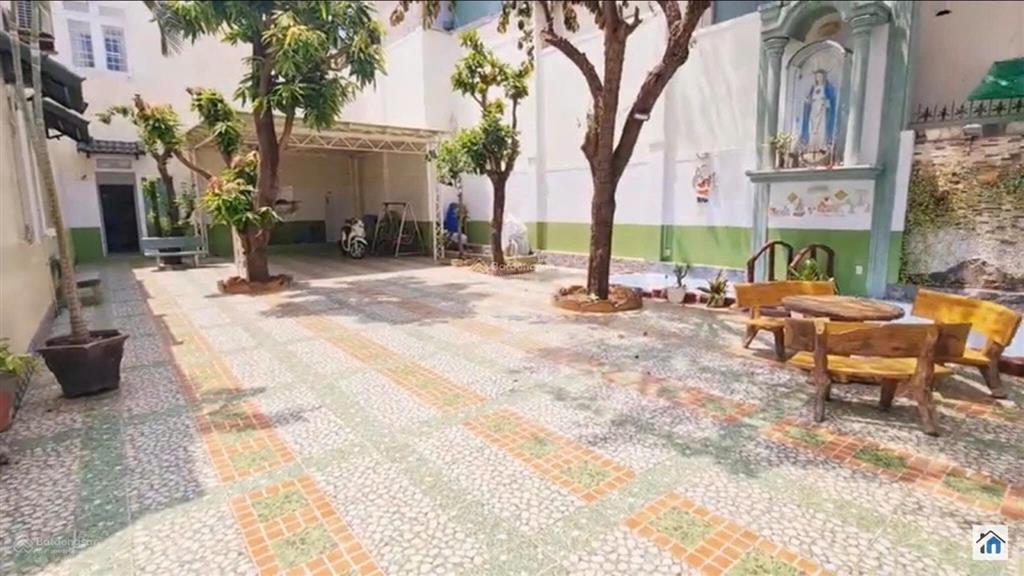 Bán biệt thự sân vườn trung tâm tp. vũng tàu 292m2 ngang 12m giá 19,9 tỷ còn tl