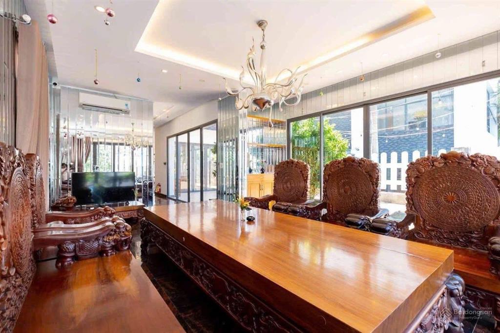 Bán biệt thự trần phú p. 1 tp. vt view biển trực diện siêu đẹp 455m2 xây 4tầng hồ bơi sân vườn rộng