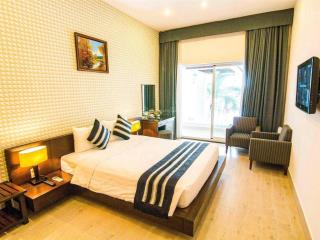 Bán khách sạn mặt tiền đường gần biển bãi trước p. 1 tp. vt giá tốt