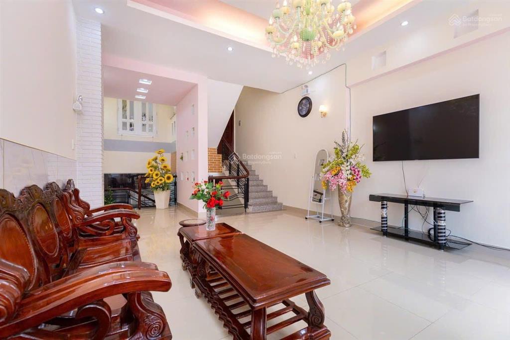 Bán nhà đẹp hẻm 7m phan chu trinh gần biển bãi sau vũng tàu. 3 lầu, 4pn hoàn công full nội thất