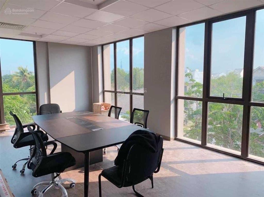 Chính chủ cho thuê văn phòng 120m2 st moritz mặt tiền phạm văn đồng giá thuê 38 tr.  0938 536 ***