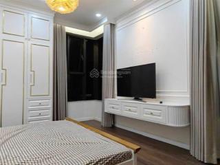 Chính chủ bán nhanh căn 3pn full nội thất giá 6tỷ150 tại toà st moritz có thể ở ngay.  0938 536 ***