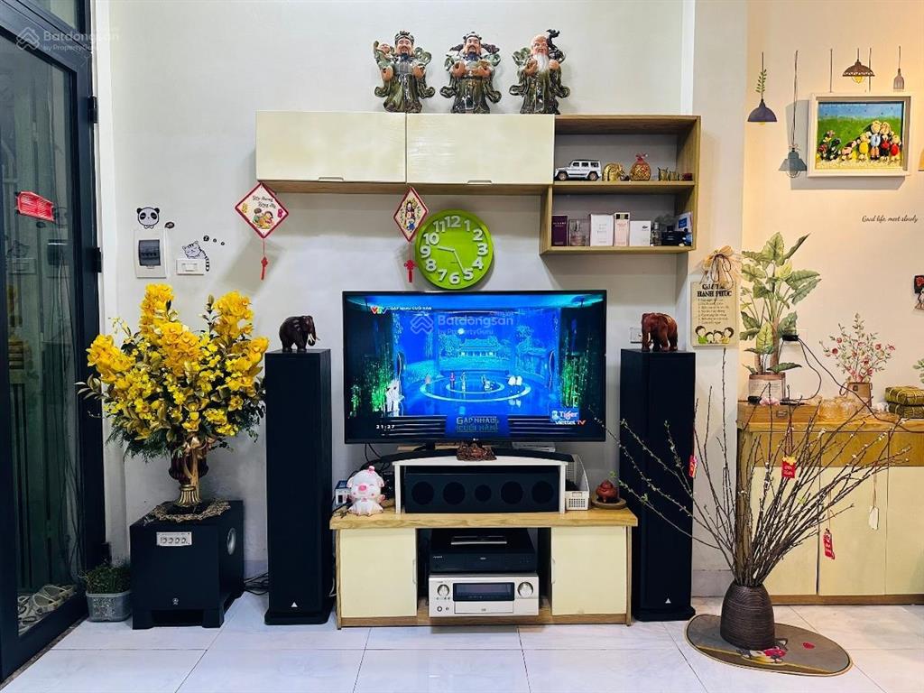Hàng hiếm tại phạm ngọc thạch, 7,5 tỷ, 45 m2, 3pn, 4wc, nhà riêng 5 tầng