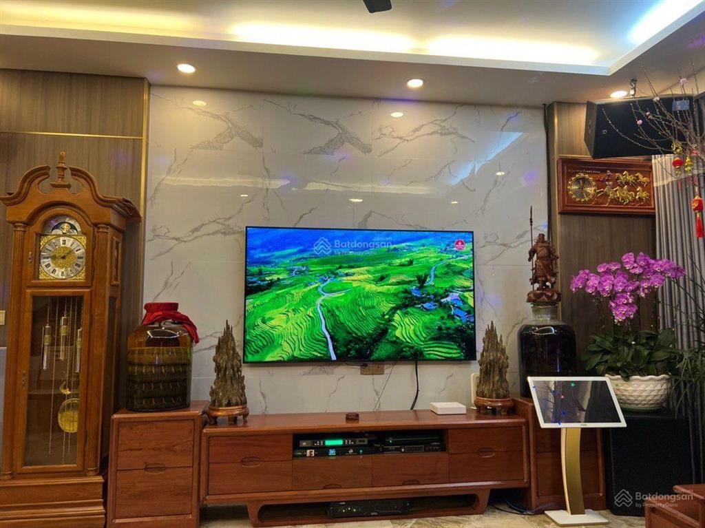 Bán nhà ngọc lâm, lô góc, 66m2, 4 tầng, full nội thất, cạnh phố, ôtô đỗ cổng kinh doanh. giá 9,2 tỷ