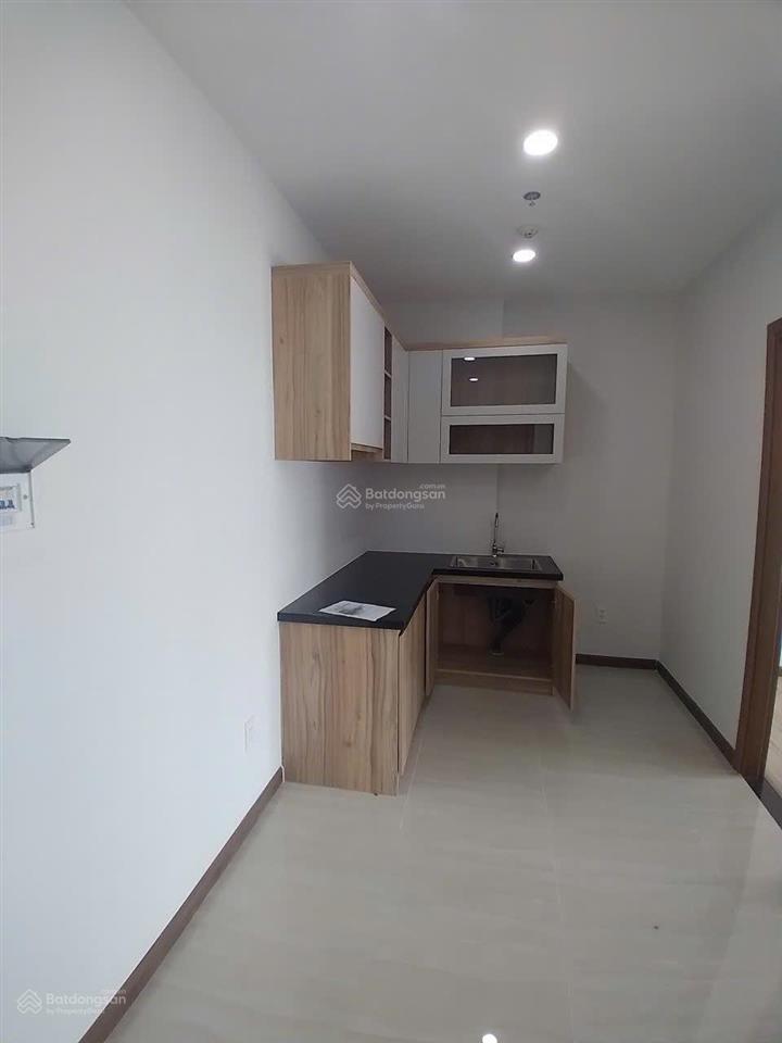 Cần bán căn hộ 2pn 2wc tầng cao view thoáng. bcons plaza làng đại học