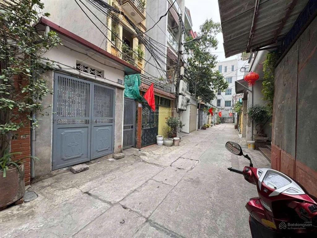 Bán giúp cô họ mảnh đất cách 10m ra đường 20m dt 30m2 tại kim quan, việt hưng. giá chỉ hơn 5 tỷ