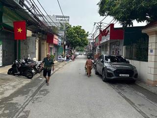 Bán gấp nhà 4 tầng ô tô tránh, dt 85m tại hoa lâm, việt hưng. vị trí trung tâm gần nhiều tiện ích
