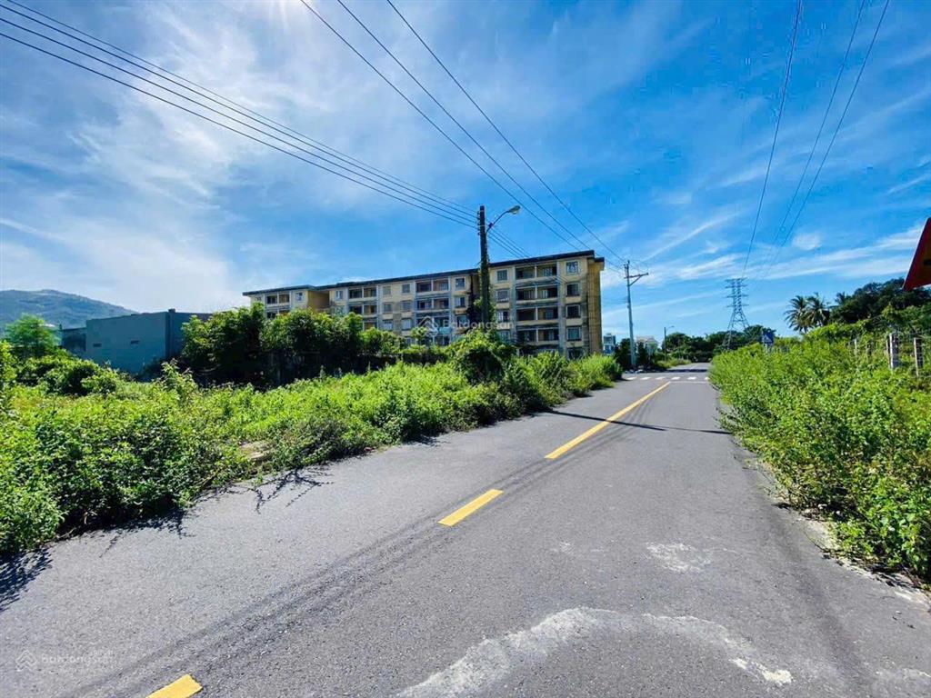 Bán đất lô góc 2 mặt tiền tại suối tân, cam lâm, vị trí đắc địa kết nối ql1 kcn suối dầu, gía tốt