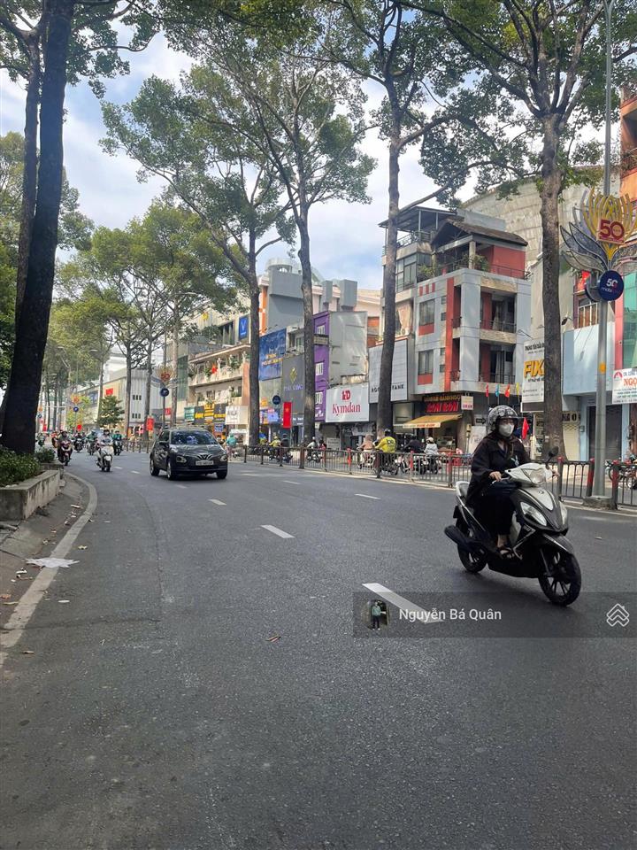 Mặt tiền đường 3/2 đoạn đẹp thương hiệu . dt 18x28 (503m2) phường 11, quận 10. giá đầu tư