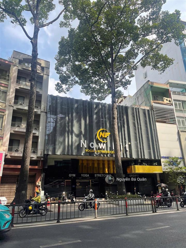 Mặt tiền đường 3/2 đoạn đẹp thương hiệu . dt 18x28 (503m2) phường 11, quận 10. giá đầu tư