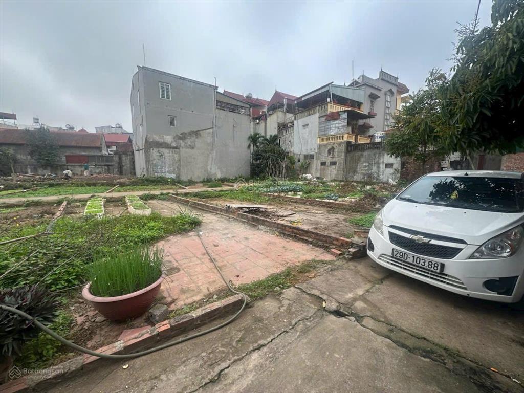 1,8 tỷ / 40m2 đất thổ cư sát đường 32 ngã 4 gạch