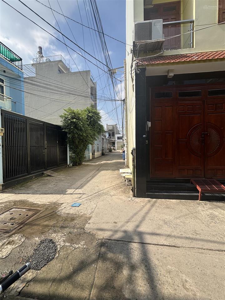 Nhà 2 mặt tiền lô góc hẻm 39 hoàng bật đạt tân bình 3 tầng. xây kiên cố. sổ sẵn hẻm oto 0932 834 ***