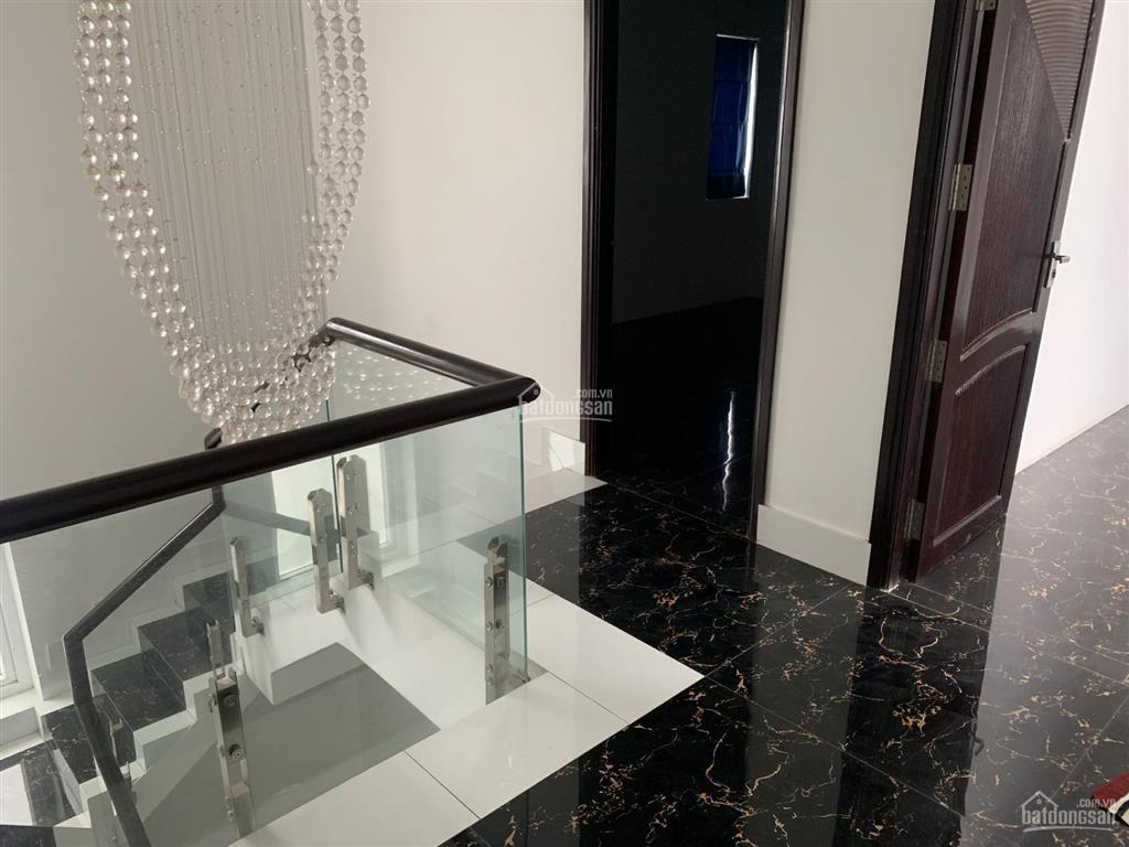 Giá tốt nhà phố mega village 5x16m, đường 20m, có nội thất đẹp đầy đủ, sổ hồng 0908 119 ***