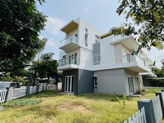 Cần bán gấp căn bt vườn 161 m2 thô melosa khang điền, đường lớn, shr, 1 trệt 2 lầu, 0901 471 ***