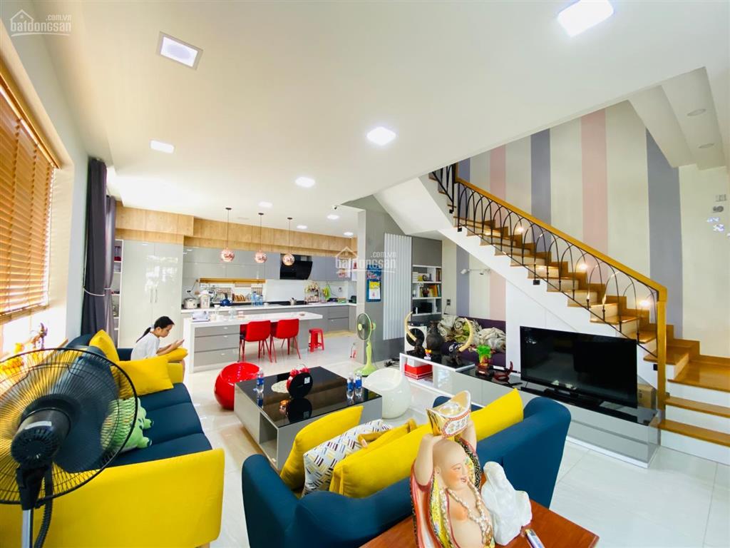 Mega village nhà 3pn, 3wc, giá từ 12tr/tháng có nội thất có sân để ô tô, an ninh. 0908 119 ***