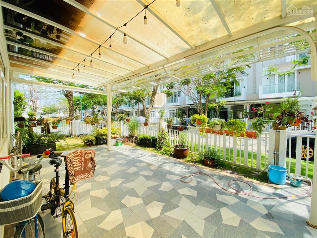 Mega village nhà 3pn, 3wc, giá từ 12tr/tháng có nội thất có sân để ô tô, an ninh. 0908 119 ***