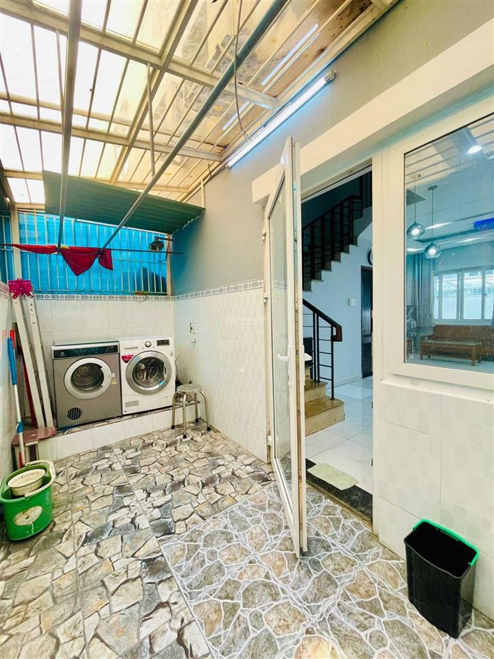 Mega village khang điền 1t 2l  giá 13.2 triệu/th full nội thất, an ninh 0901 471 ***