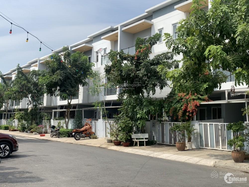 Mega village 95m2, 2 lầu 1 trệt, giá 8.1 tỷ, sổ hồng, có bảo vệ 0908 119 ***