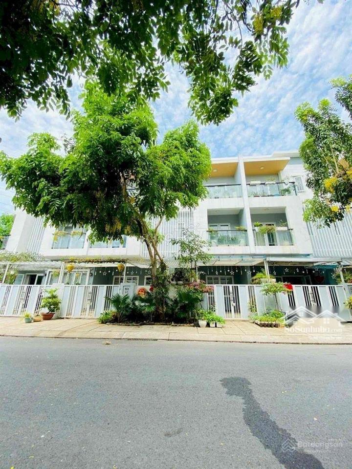 Mega village 95m2, 2 lầu 1 trệt, giá 8.1 tỷ, sổ hồng, có bảo vệ 0908 119 ***