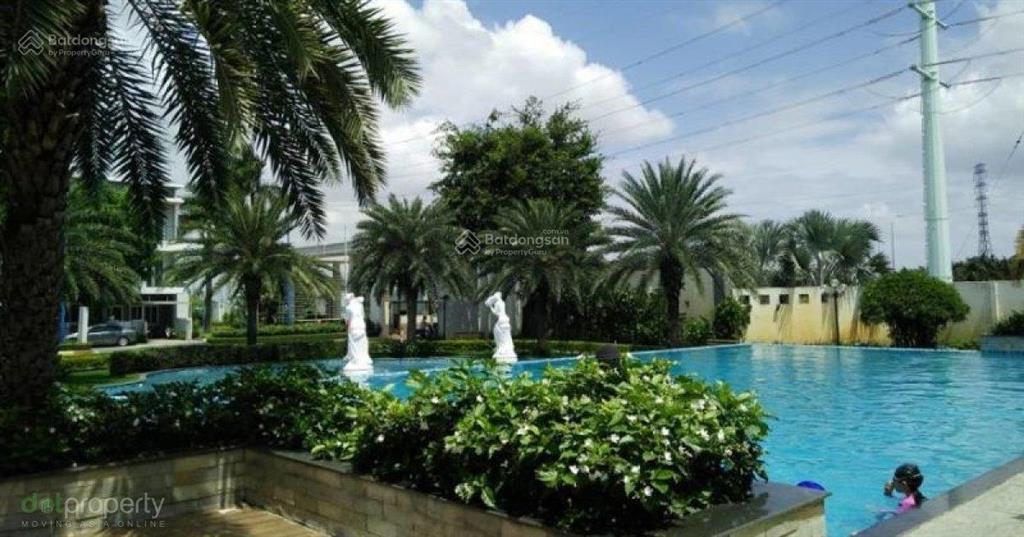 Bán gấp căn gốc 128m2, nội thất mới, hd thuê dài hạn, cạnh sân vườn lớn, sổ hồng