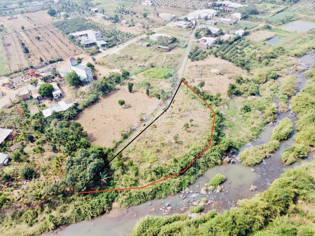Chính chủ bán gấp lô đất gần 2 sào, view sông
