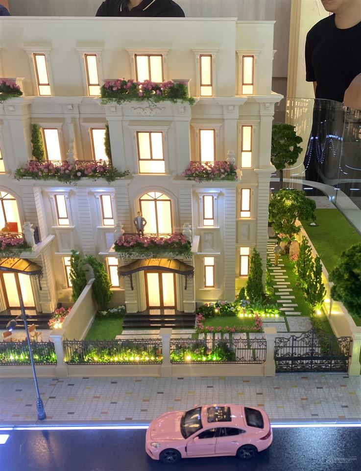 Ngộp bank cắt lỗ 2 tỷ căn song lập 228m2 gần công viên