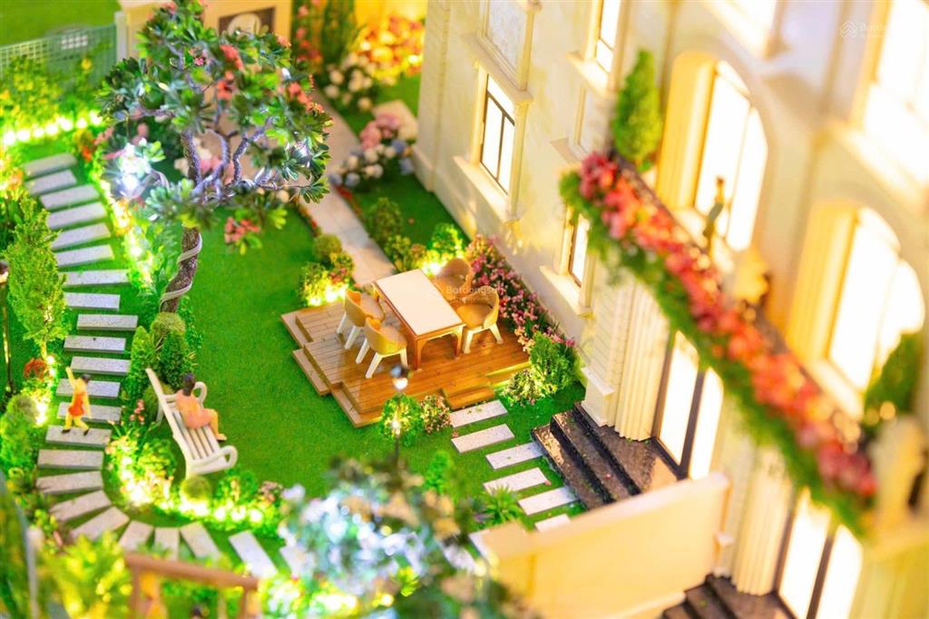 Bán gấp song lập 228m2 giá cả nhà và đất 38 tỷ
