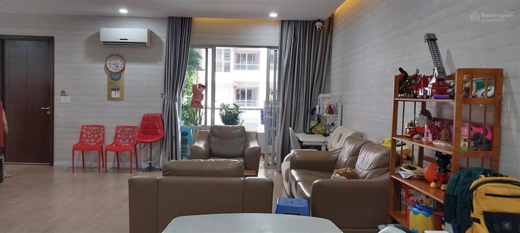 Cần bán nhanh căn góc 3pn dự án the everrich i quận 11 giá chỉ 9,5 tỷ/147m2. 0908 097 ***
