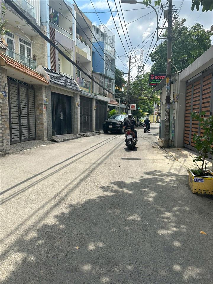 Bán lô đất nguyễn thái sơn, dt 10x30m ctxd hầm 6 lầu đường 7m sát mặt tiền chủ hạ còn 22.5 tỷ