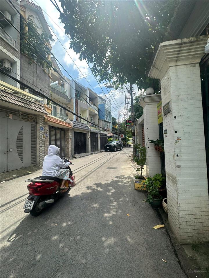 Bán lô đất nguyễn thái sơn, dt 10x30m ctxd hầm 6 lầu đường 7m sát mặt tiền chủ hạ còn 22.5 tỷ