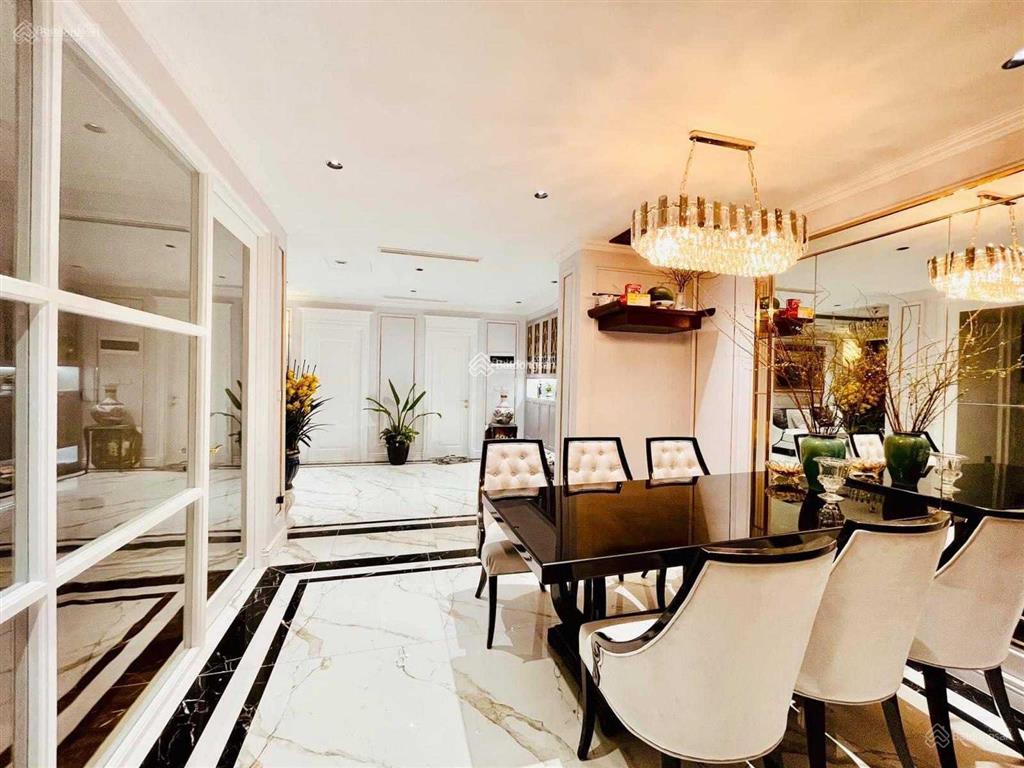 Bán biệt thự mặt tiền đường số 1 p11, dt 8x20m xây 4 lầu, tân cổ điển chỉ còn 19 tỷ