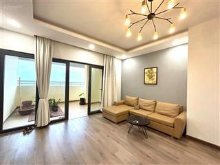 Cần cho thuê căn hộ 320m2 có 4 phòng ngủ chính, có nội thất, giá thuê chỉ 25 tr/th,  0909 770 ***