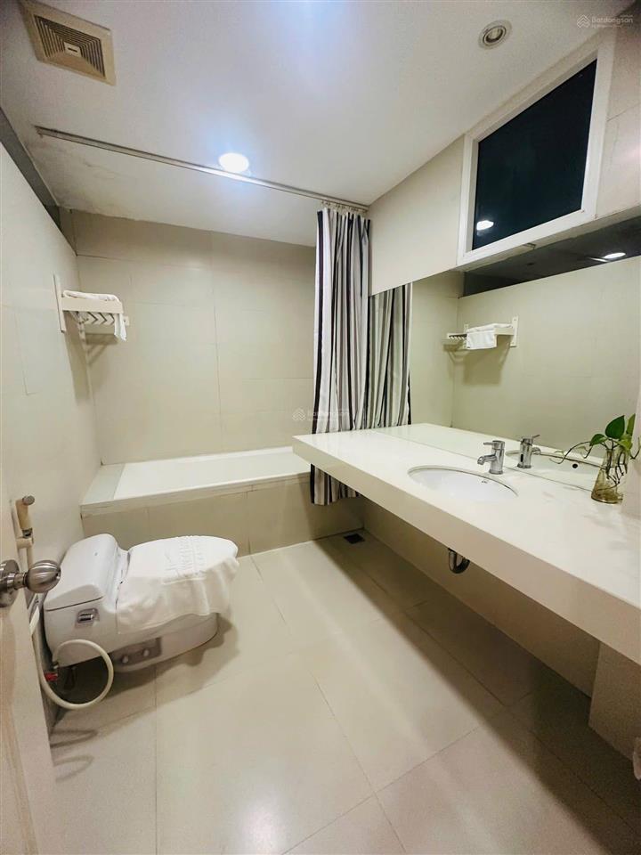 Bán gấp nhà chính chủ phố quảng khánh quảng an tây hồ 73m 5 tầng sát oto gần hồ giá rẻ nhất